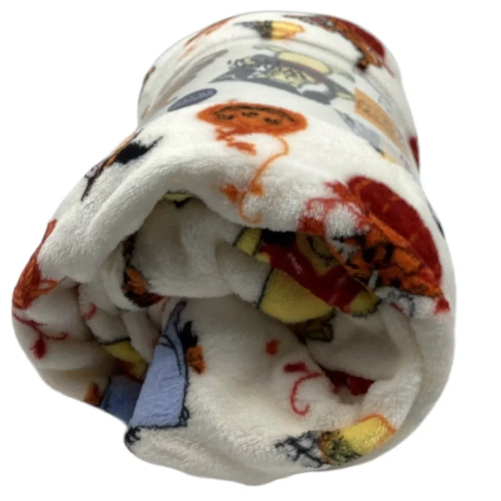Disney's Halloween Oversized Supersoft Printed Plush “Winnie the Pooh” Blanket